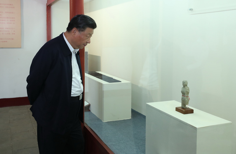 2021年5月12日，習(xí)近平總書記在南陽(yáng)市考察東漢醫(yī)學(xué)家張仲景的墓祠紀(jì)念地醫(yī)圣祠。 